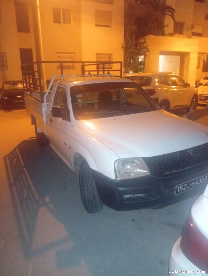 Mitsubishi 152 modèle 2011